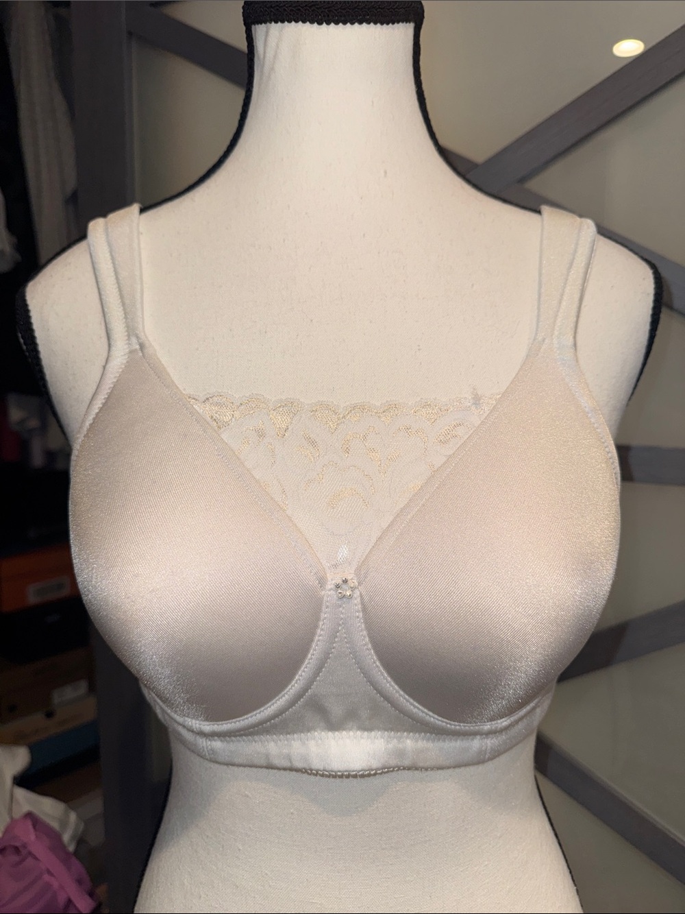 Jodee 809 White Seamless Molded Camisole Pocketed Mastectomy Bra 34A